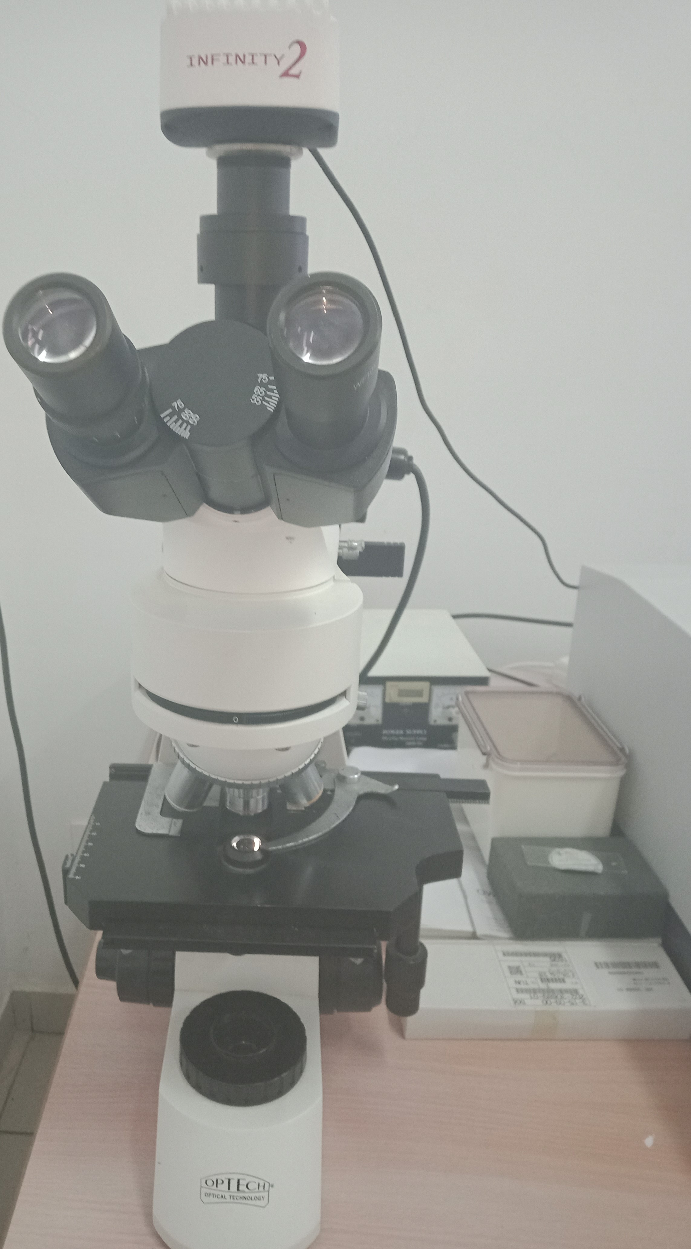 Microscope optique (Optech , optical technology) 