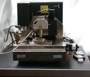 MICROSCOPE A SONDE LOCALE A BALYAGE DE POINTE Veeco/ modèle DI Dimension 3100/ Nanoscope 3a