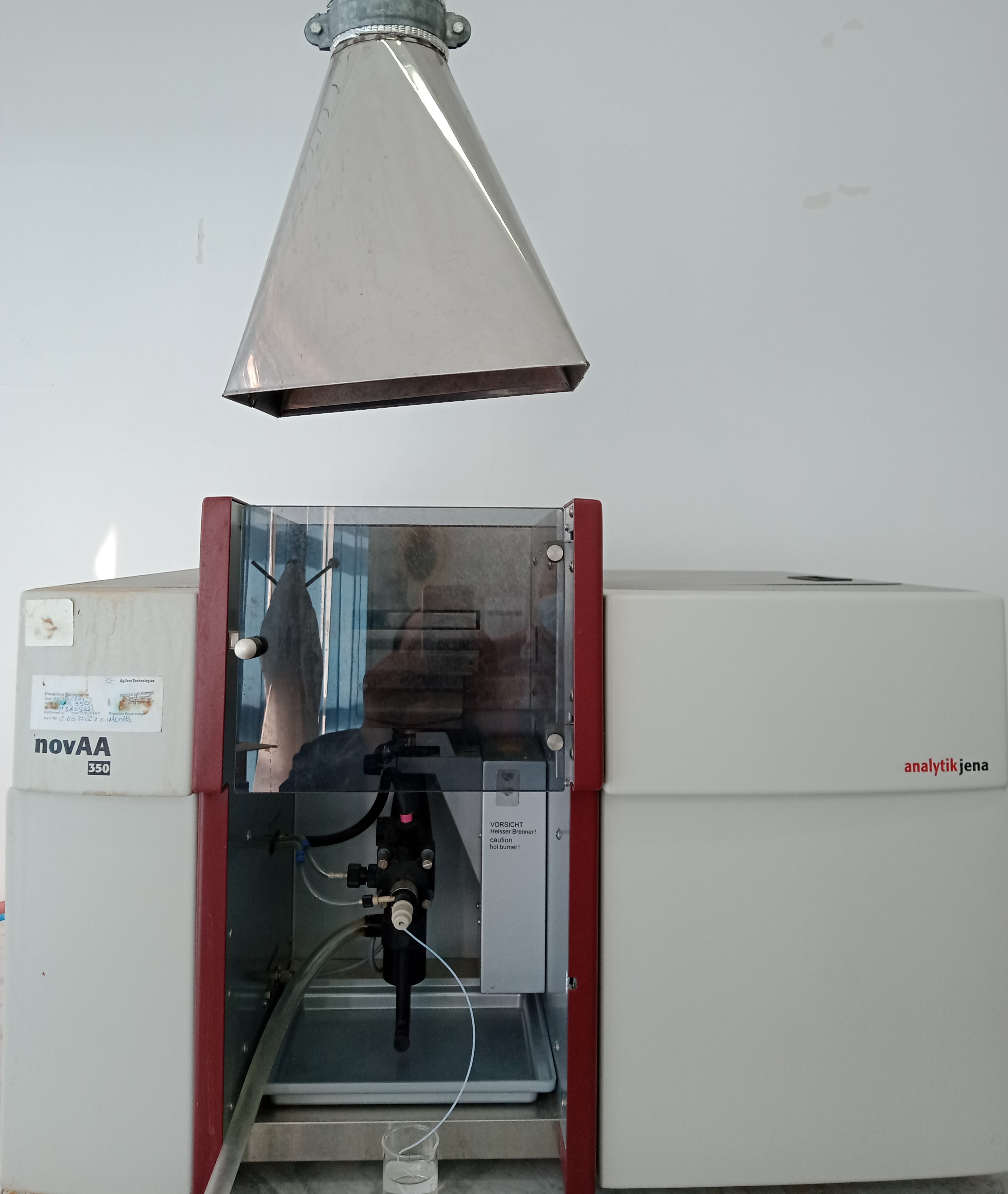 Spectromètre d'absorption  atomique à  flamme :  Analytik  Jena (novAA350) 